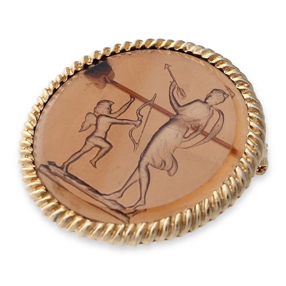 Vintage Venus & Cupid Reverse Intaglio Brooch Brown Amber Glass Mythology Pin - Picture 3 of 4